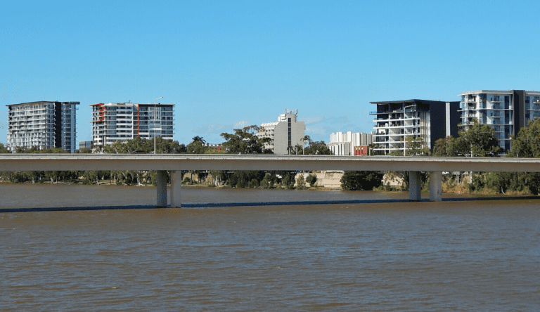 https://commons.wikimedia.org/wiki/File:Fitzroy_River_Rocky_Neville_Hewitt_Bridge.jpg